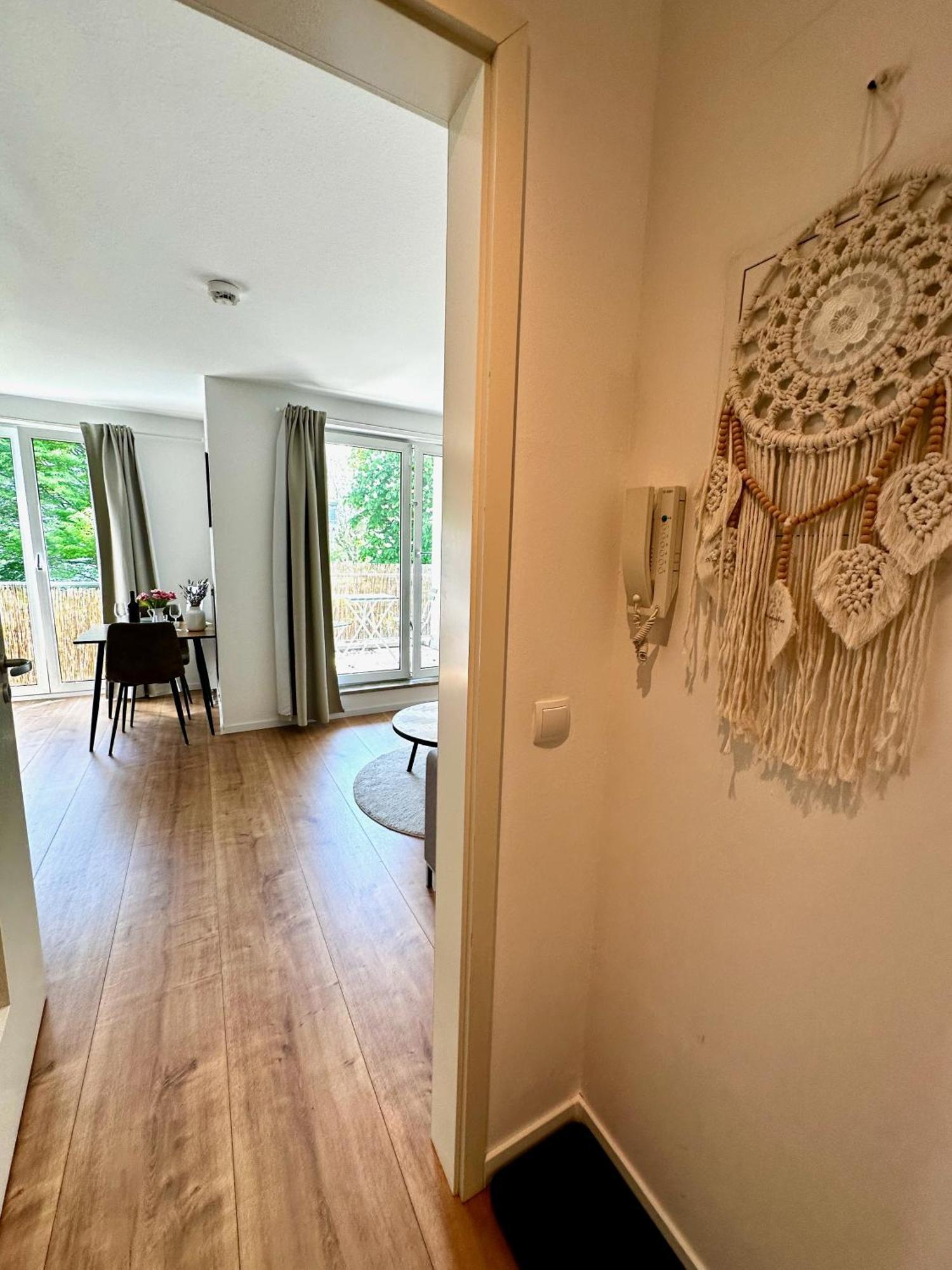 Gemuetliches 1R Apartment Mit Balkon, Parking, Tv Streaming Magdebourg Extérieur photo